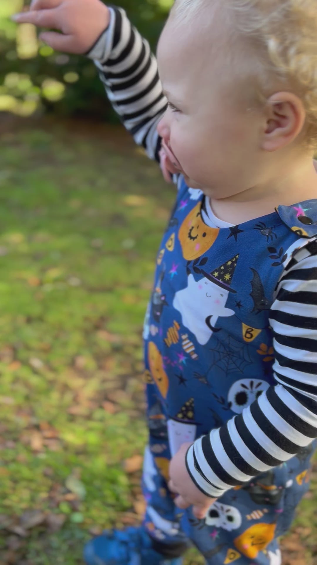 Load and play video in Gallery viewer, Blue ‘BOO’ Halloween Baby & Toddler Jersey Romper