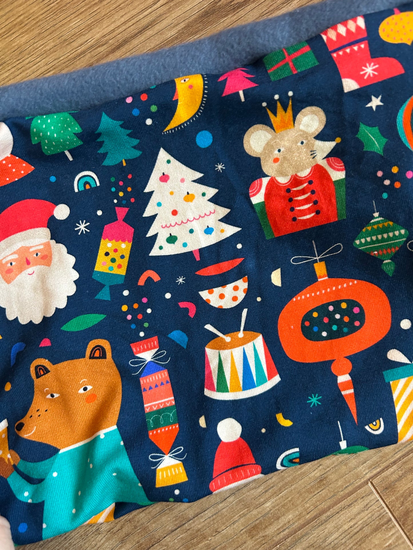 Snood with fluffy fleece lining